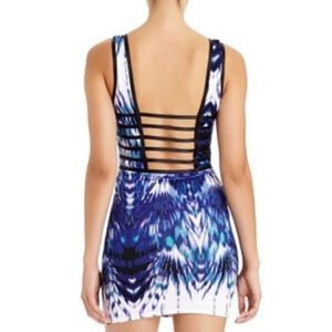 BNWT 🌟 bebe Radio Static Cut Out dress!